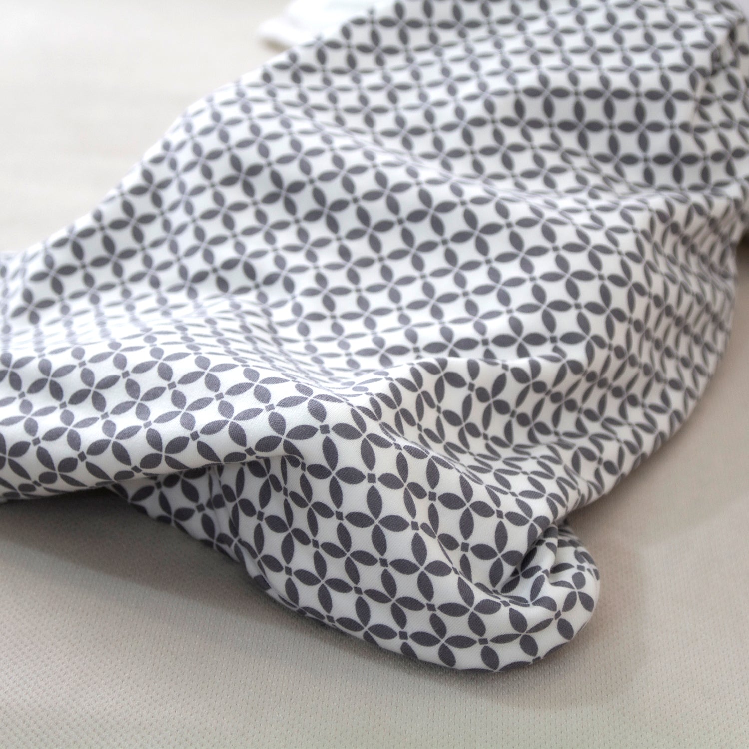Baby Sleeping Bag-Bag, catbabygear, Comfort, Comfortable, Easy, Grey, Off-White, Safe, Sleep, Swaddle, Warm, Warmth, White, Wrap-Babyjem-[Too Twee]-[Tootwee]-[baby]-[newborn]-[clothes]-[essentials]-[toys]-[Lebanon]