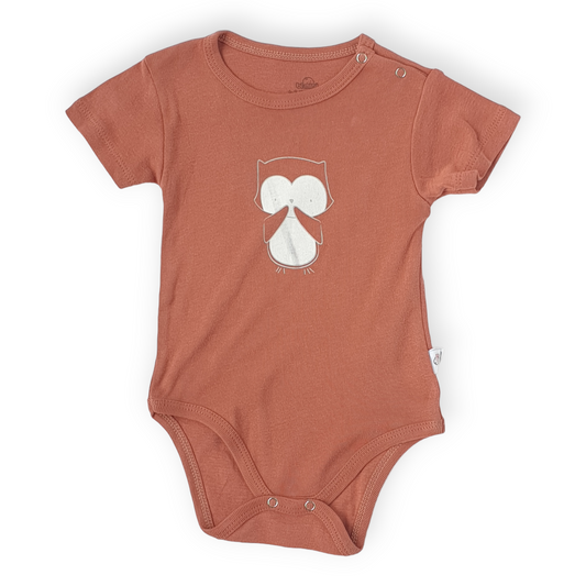 Basic Light Brown Body with Owl-Body, Bodysuit, Boy, Brown, Catboy, Catgirl, Creeper, Girl, Onesie, Owl, Short sleeve, SS23, Unisex-Bimini-[Too Twee]-[Tootwee]-[baby]-[newborn]-[clothes]-[essentials]-[toys]-[Lebanon]